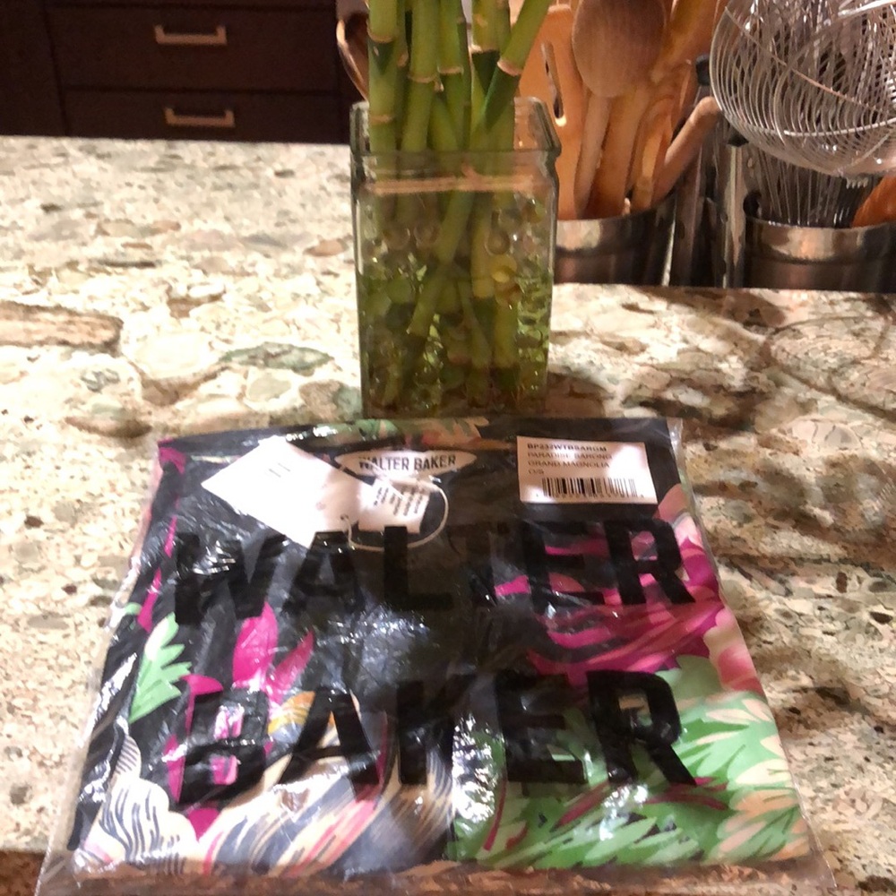 NWT ๐ท๏ธ Walter Baker Paradise Sarong OS - Picture 7 of 10